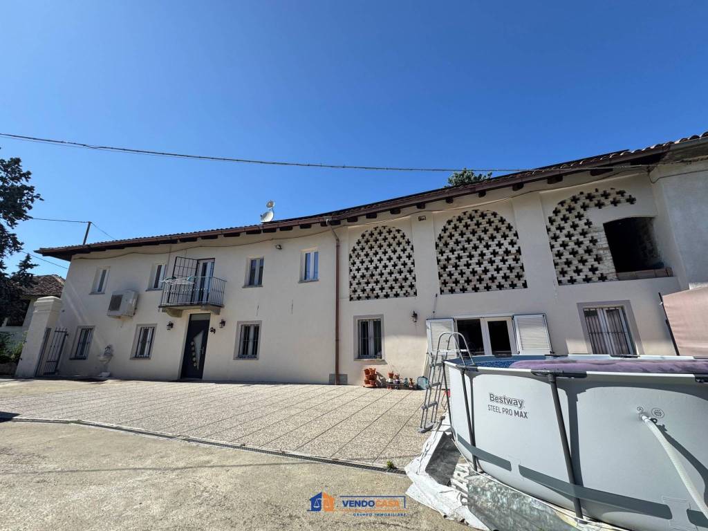 casale in vendita a Castagnole delle Lanze