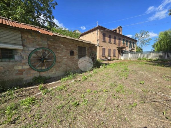 casa indipendente in vendita a Castagnole delle Lanze