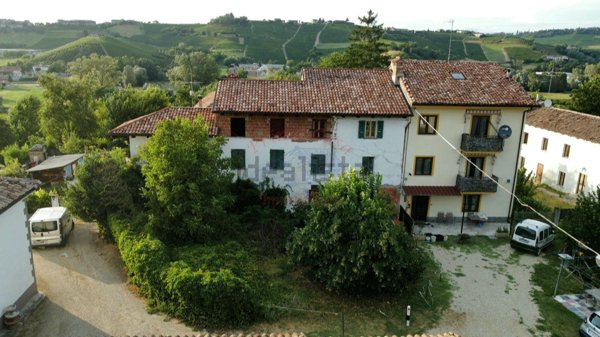 casale in vendita a Castagnole delle Lanze