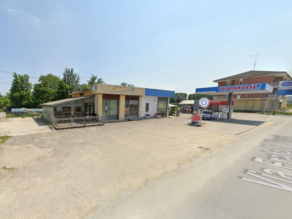 negozio in vendita a Castagnole delle Lanze