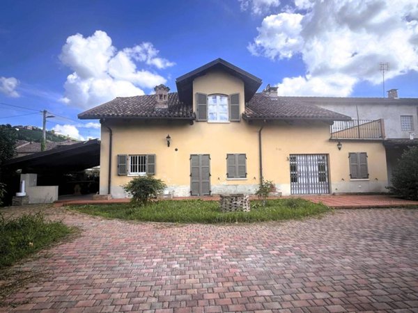 casa indipendente in vendita a Castagnole delle Lanze in zona Val Bera