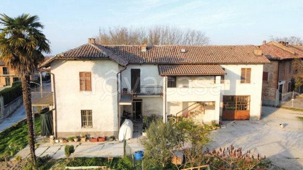 casa indipendente in vendita a Castagnole delle Lanze in zona Farinere