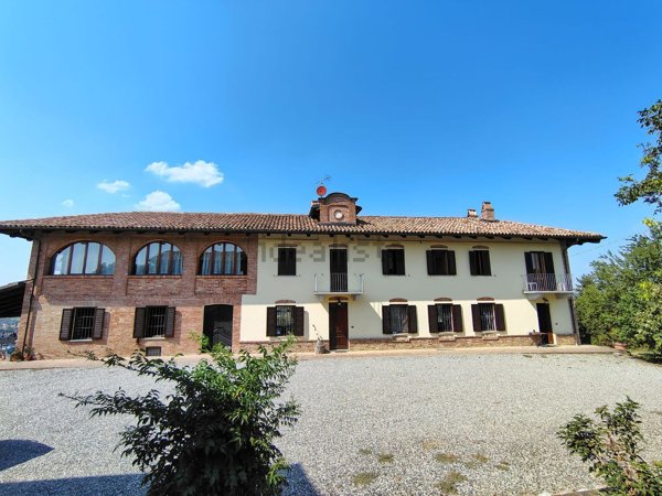 casale in vendita a Castagnole delle Lanze