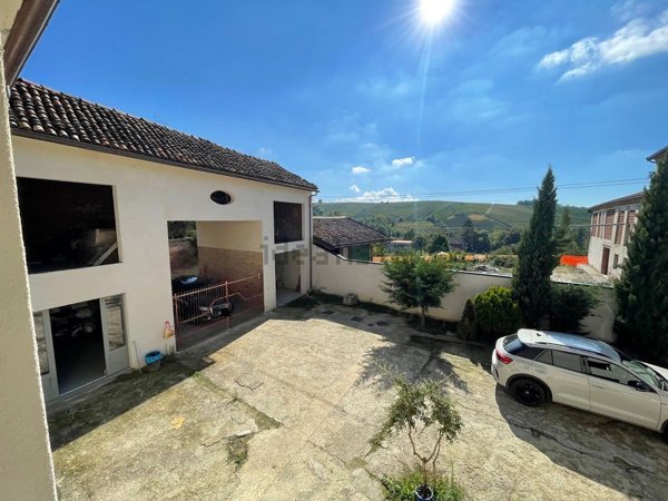 casale in vendita a Castagnole delle Lanze