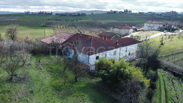 casa indipendente in vendita a Castagnole delle Lanze in zona Santa Maria
