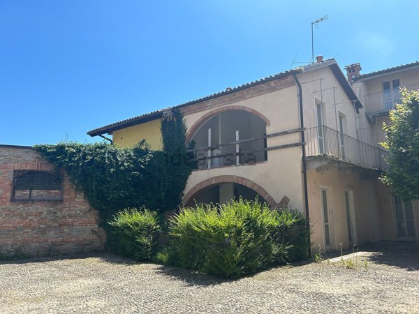 casa indipendente in vendita a Castagnole delle Lanze