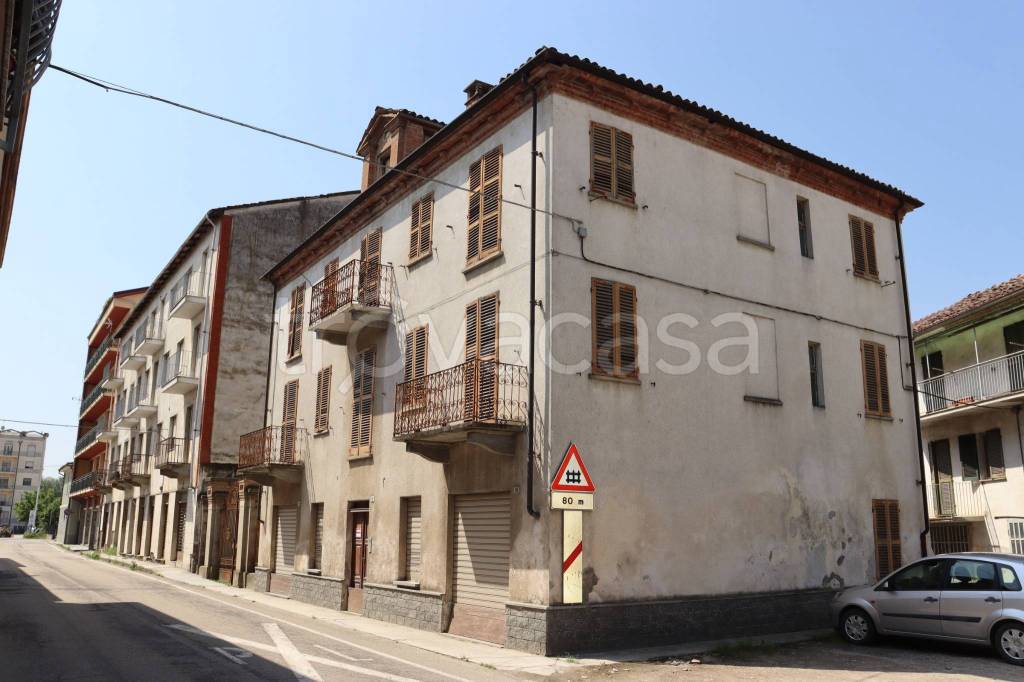casa indipendente in vendita a Castagnole delle Lanze in zona Val Bera