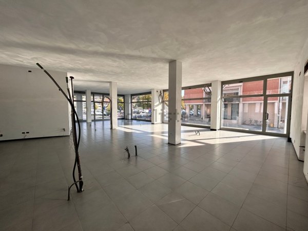 locale commerciale in vendita a Castagnole delle Lanze