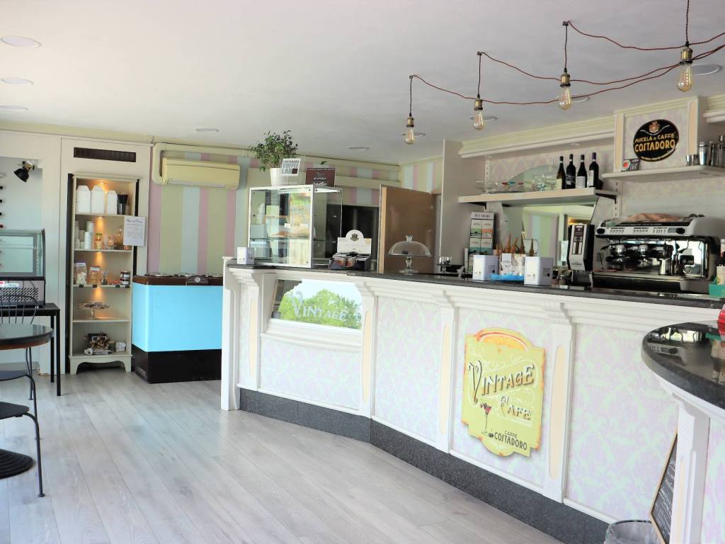 negozio in vendita a Castagnole delle Lanze in zona Valle Tanaro