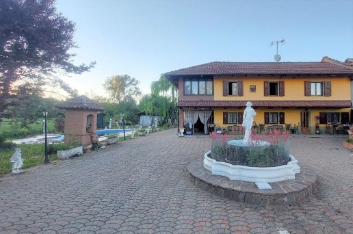 casa indipendente in vendita a Castagnole delle Lanze in zona Val Bera