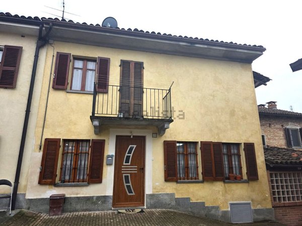 casa indipendente in vendita a Castagnole delle Lanze in zona San Bartolomeo