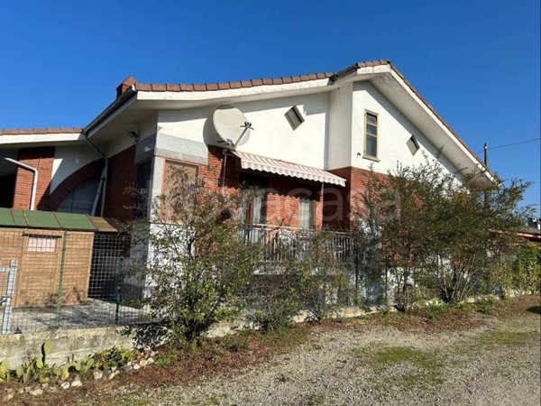 casa indipendente in vendita a Castagnole delle Lanze in zona San Bartolomeo