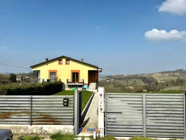 casa indipendente in vendita a Castagnole delle Lanze