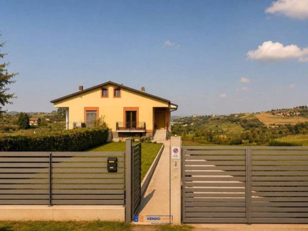 casa indipendente in vendita a Castagnole delle Lanze
