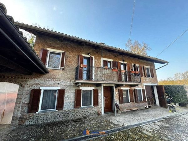 casale in vendita a Castagnole delle Lanze