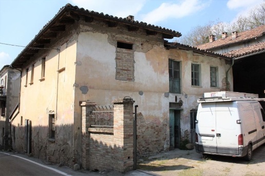 casale in vendita a Castagnole delle Lanze