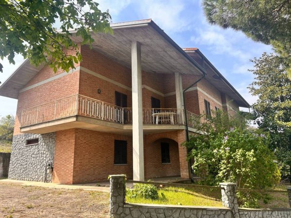casa indipendente in vendita a Castagnole delle Lanze