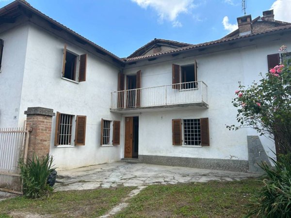 casa indipendente in vendita a Castagnole delle Lanze in zona Farinere