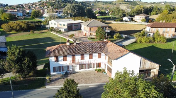 casale in vendita a Castagnole delle Lanze