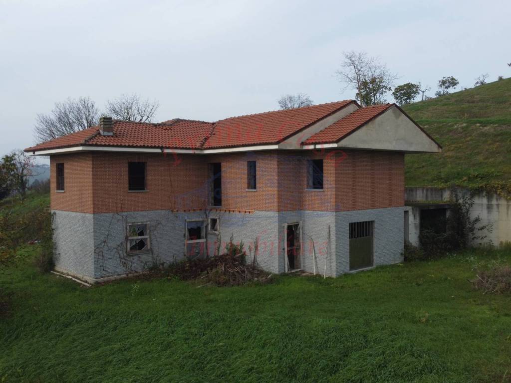 casa indipendente in vendita a Castagnole delle Lanze