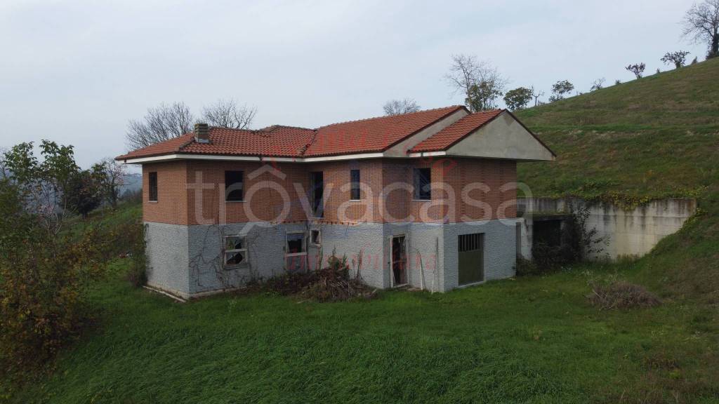 casa indipendente in vendita a Castagnole delle Lanze