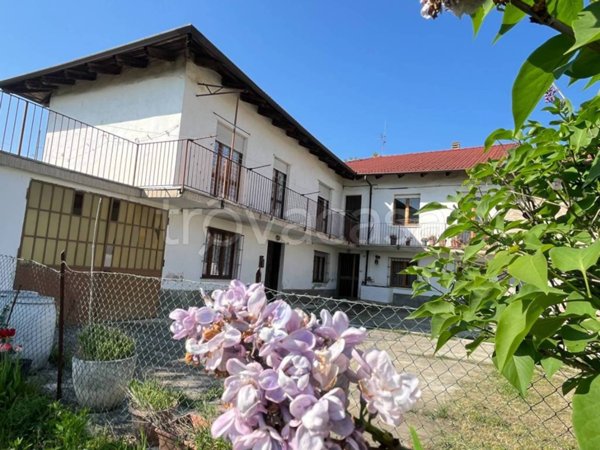 casa indipendente in vendita a Castagnole delle Lanze in zona Santa Maria
