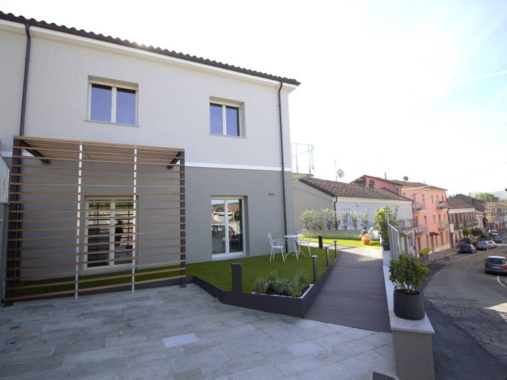 negozio in vendita a Castagnole delle Lanze
