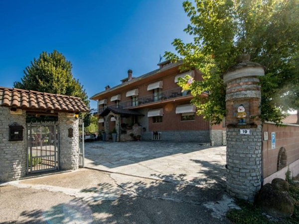 intera palazzina in vendita a Castagnole delle Lanze