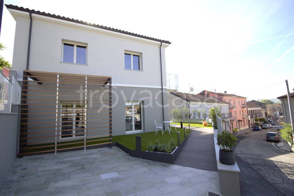 negozio in vendita a Castagnole delle Lanze