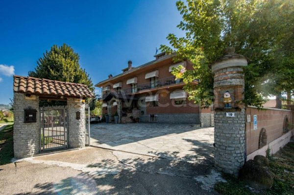 locale di sgombero in vendita a Castagnole delle Lanze in zona Rivella