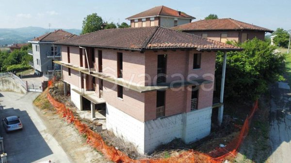 casa indipendente in vendita a Castagnole delle Lanze in zona San Bartolomeo