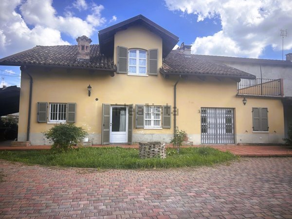 casa indipendente in vendita a Castagnole delle Lanze in zona Val Bera