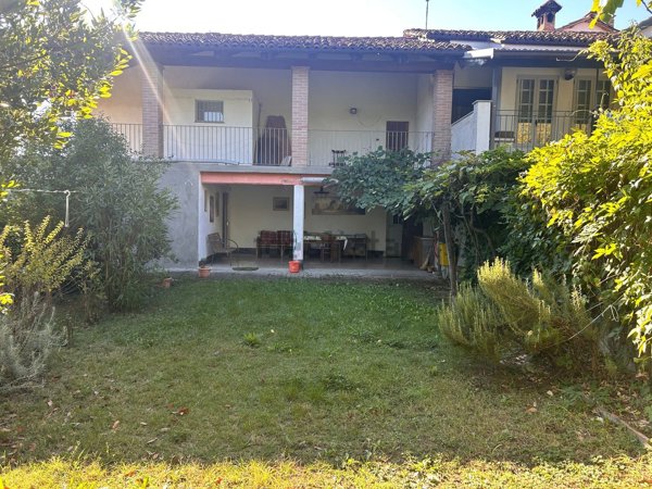 casa indipendente in vendita a Castagnole delle Lanze in zona Olmo