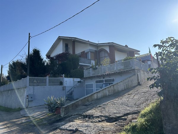 casa indipendente in vendita a Castagnole delle Lanze in zona San Bartolomeo