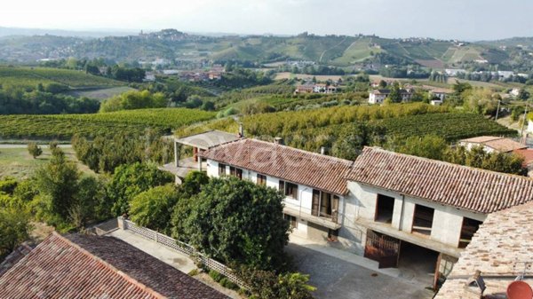 casa indipendente in vendita a Castagnole delle Lanze in zona Carossi