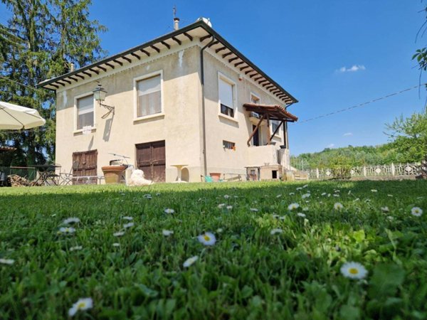 casa indipendente in vendita a Castagnole Monferrato in zona Valvinera