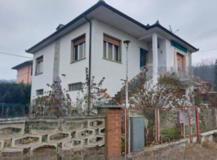 casa indipendente in vendita a Castagnole Monferrato in zona Valenzani
