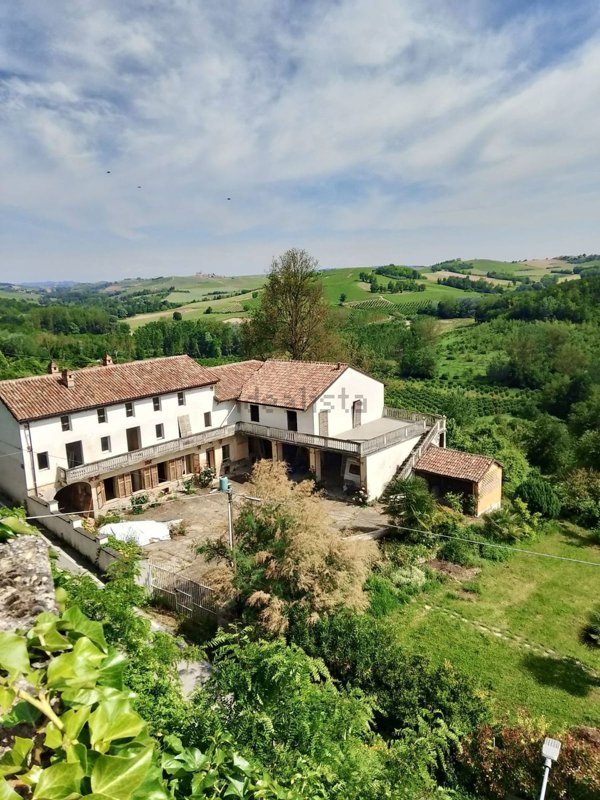 pentavano in vendita a Castagnole Monferrato
