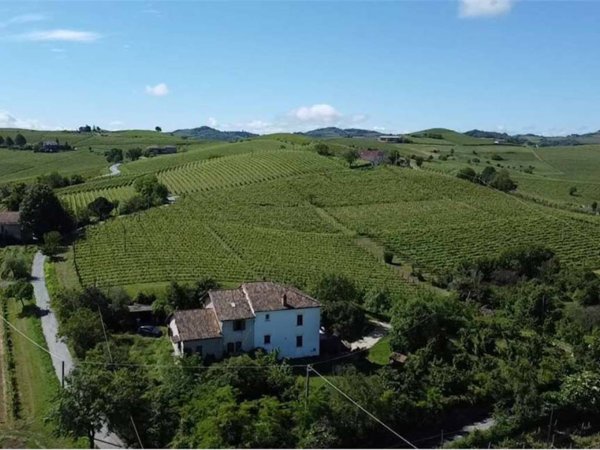 casa indipendente in vendita a Castel Boglione
