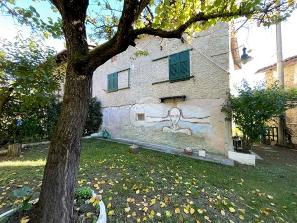casa indipendente in vendita a Castel Boglione
