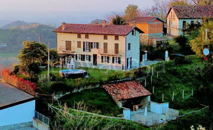 casa indipendente in vendita a Castel Boglione
