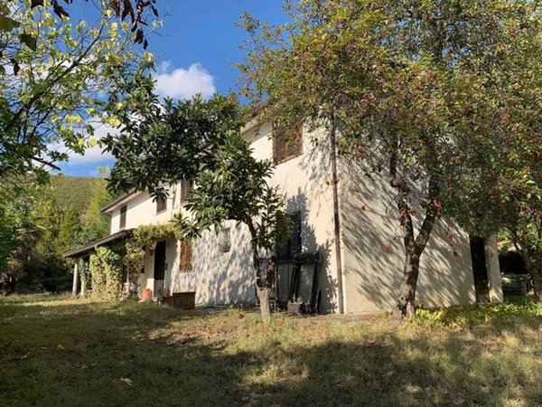 casa indipendente in vendita a Castel Boglione