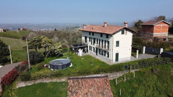 casale in vendita a Castel Boglione