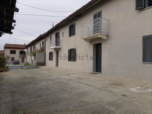 casa indipendente in vendita a Castel Boglione