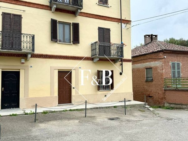 appartamento in vendita a Castell'Alfero in zona Stazione