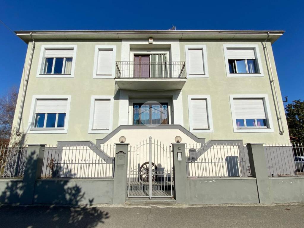 casa indipendente in vendita a Castell'Alfero in zona Stazione