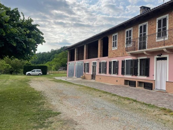 casa indipendente in vendita a Castell'Alfero in zona Callianetto