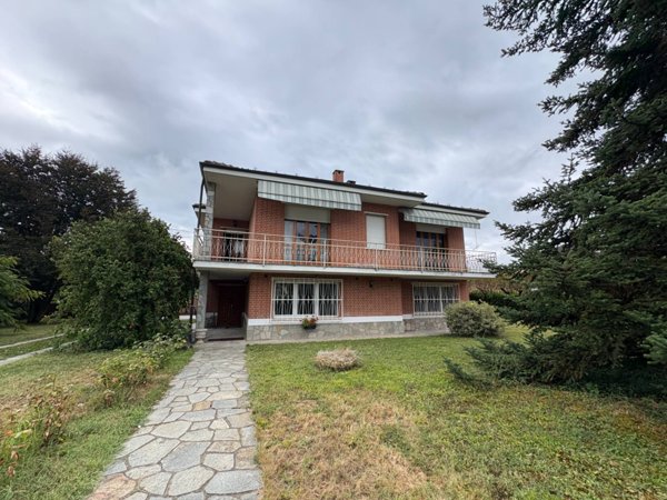 casa indipendente in vendita a Castell'Alfero in zona Noveiva