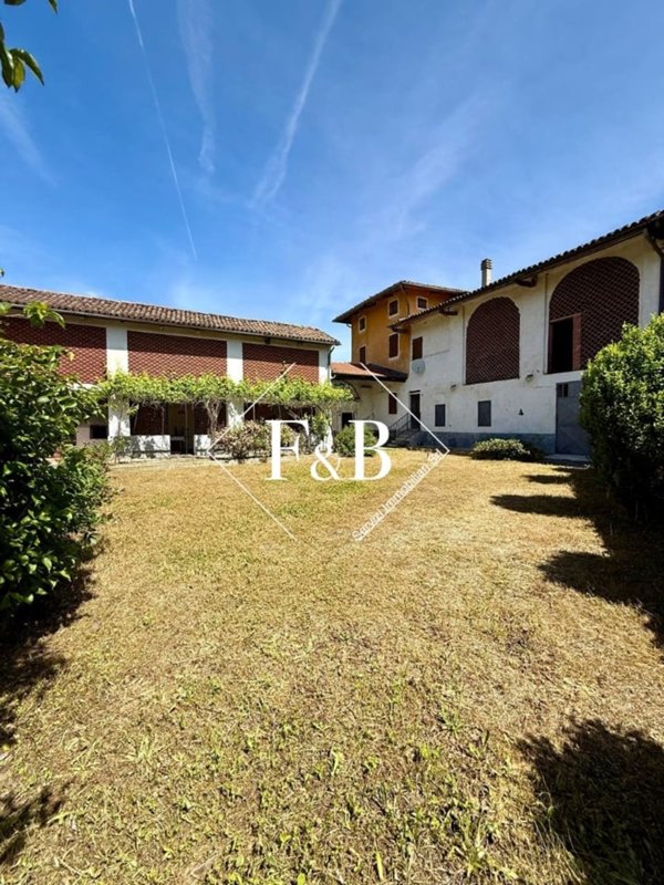 casale in vendita a Castell'Alfero