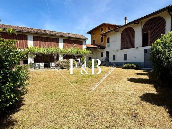 casale in vendita a Castell'Alfero